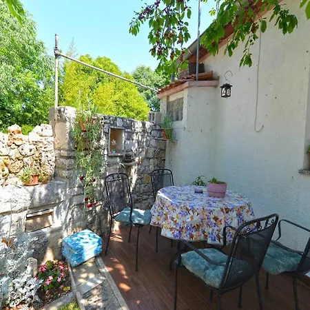Spacious With Garden Porec