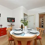Διαμέρισμα Spacious With Garden *