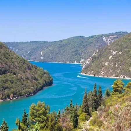 Spacious With Garden * Poreč