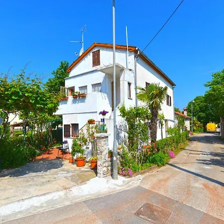 Spacious With Garden *