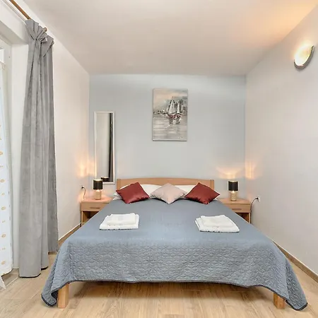 Spacious With Garden