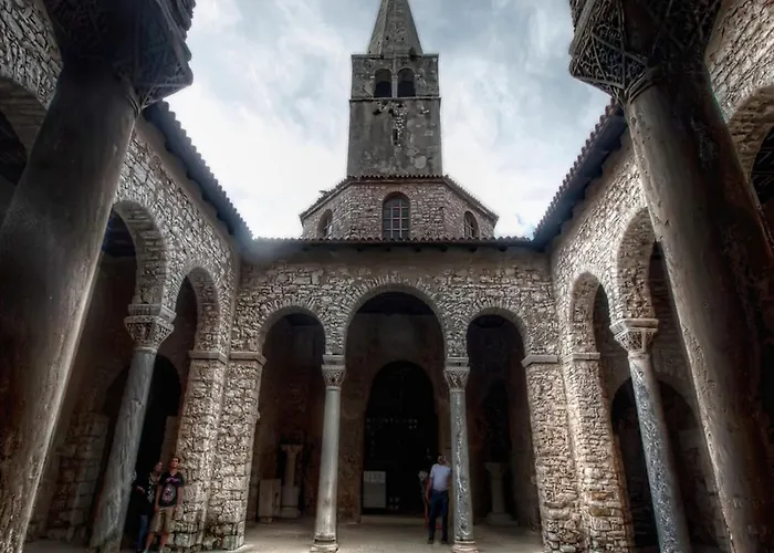 Apartment Spacious With Garden Porec