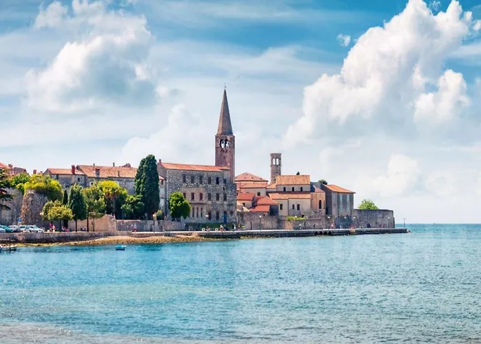 Spacious With Garden Apartment *