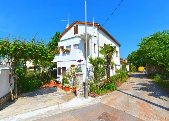 Spacious With Garden *