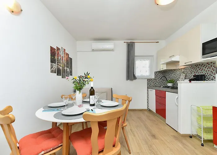 Spacious With Garden * Porec